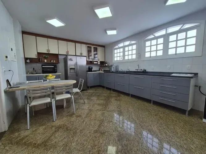 Casa em Condomínio com 4 Quarto(s) e 6 banheiro(s) para Alugar, 447 m² por R$ 31000 / Mês