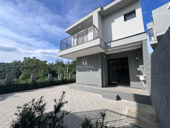 Sobrado à venda em Garopaba/SC no Ambrósio com 2 quartos e vaga