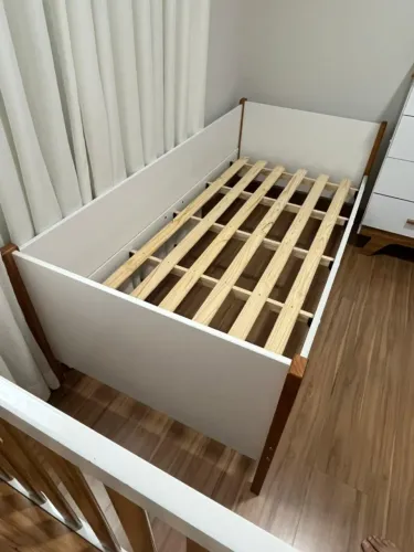 Vendo cama de solteiro branca + colchão Orthoflex D28