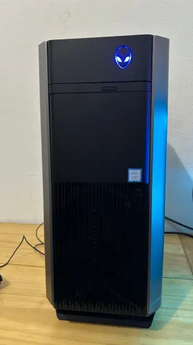 Desktop Dell Alienware Aurora R7- I7-8700 - 16 Gb - Gtx 1070 -NEGOCIÁVEL