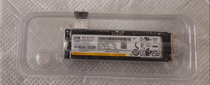 SSD Samsung PM9A1 M.2 NVMe de 512GB.