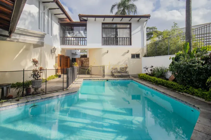Jardim Guedala | 450 m² de área útil | 5 suítes | Lazer e conforto para toda a família