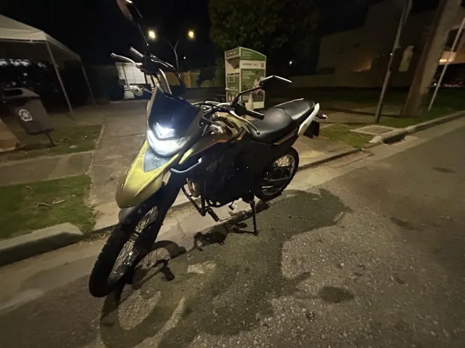 Único dono, apenas 13mil km, moto extremamente conservada, só pegar e rodar