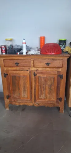 Vendo móveis de madeira maciça