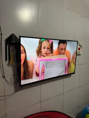 TV 43 TCL Android funcionando tudo vendo ou troco 
