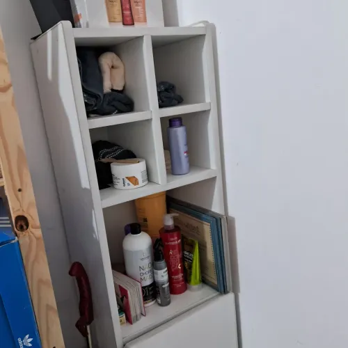 Estou vendendo este armário colmeia 