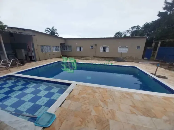 CHACARA COM PISCINA EM MONGAGUÁ
