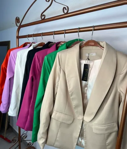 BLAZER ALFAIATARIA FORRADO COM OMBREIRAS POR 50 REAIS | QUEIMA DE ESTOQUE EM ROUPAS NOVAS