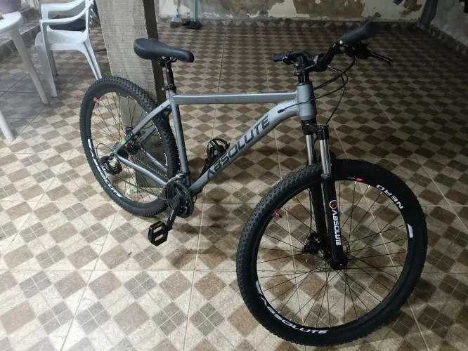 Bicicleta Neuro(s) - Absolute (semi nova)