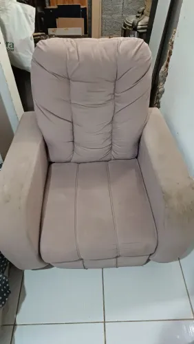Poltrona Reclinável do Papai com Porta Copos Embutido Veludo Imperial