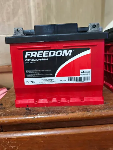 Usadas 2 bateria (Meia vida) estacionaria freedom Df-700 45-50 A. 12 V