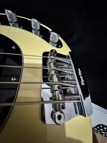 Musicman stingray 4H Fender Ibanez Gibson Contrabaixo Baixo