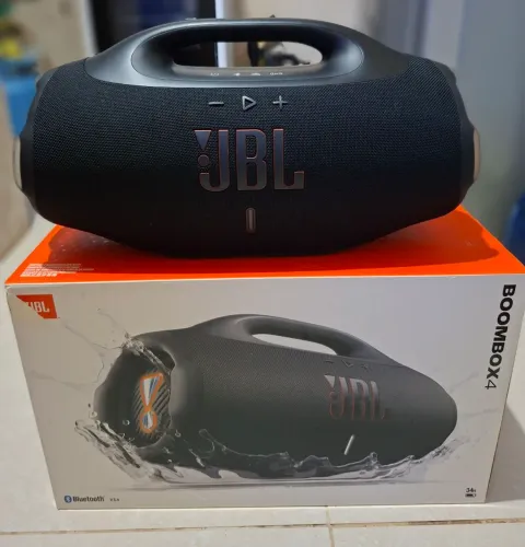 JBL Boombox 4