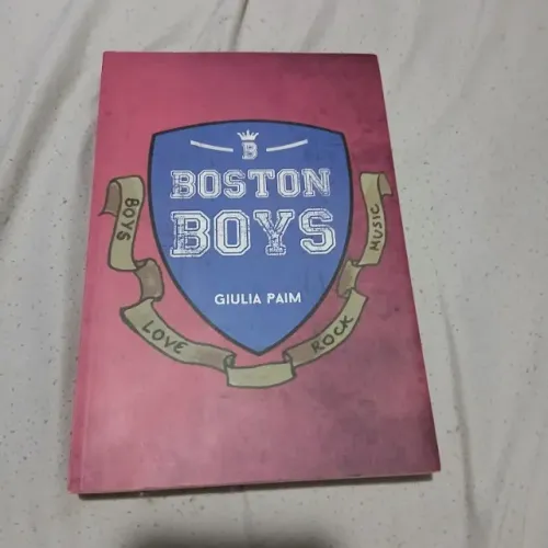 Livro Boston Boys de Giula Paim