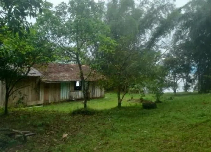 Refúgio Área 3.400M na Ilha em Antonina casa c/ luz copele água nascente acesso 10m lanch
