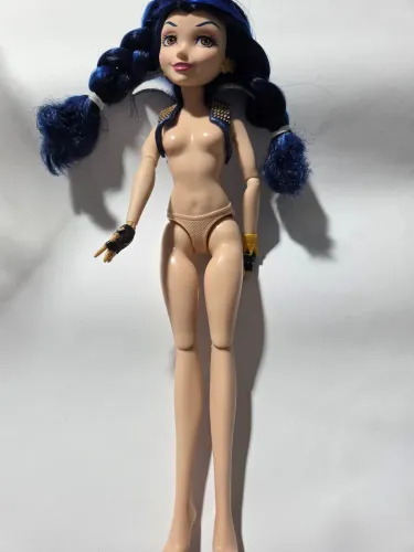 Boneca Descendentes - sucatinha
