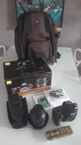 Kit Fotógrafo: Câmera NIKON D750+LENTE 24/120 f4 VR NIKON+ Flash Yn 560iii +Mochila