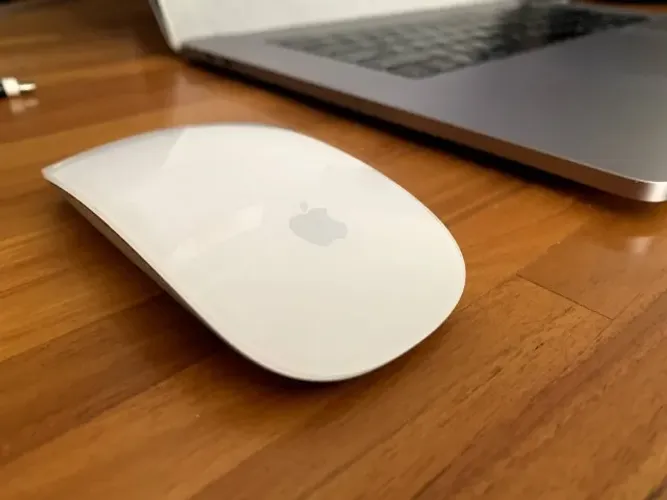 Apple Magic Mouse - Primeira Geração - Original