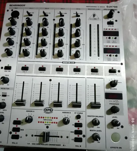 MIXER BEHRINGER DJX700