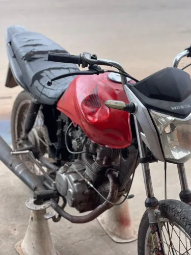 Moto rodando pra todo lado 