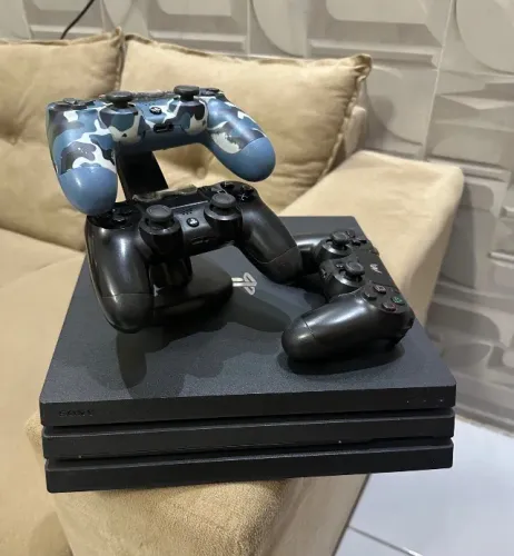 PlayStation 4 PRO mídia digital com 3 controles e carregador Portátil
