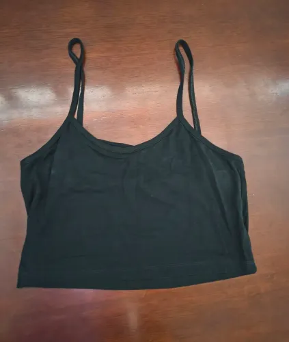 Cropped preto básico GG