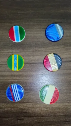 Botões de Seleções Antigas para Futebol de Mesa - Lote com 6 Unidades