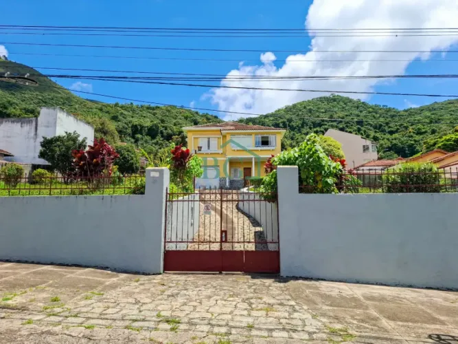 37073 - Casas/Padrão - Comercial - No bairro Centro