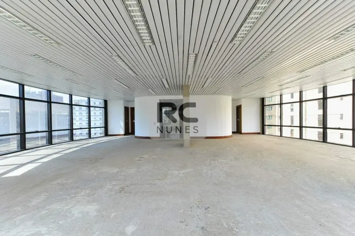 Andar com área de 143m², 1 vaga, Bairro Savassi - Belo Horizonte/MG