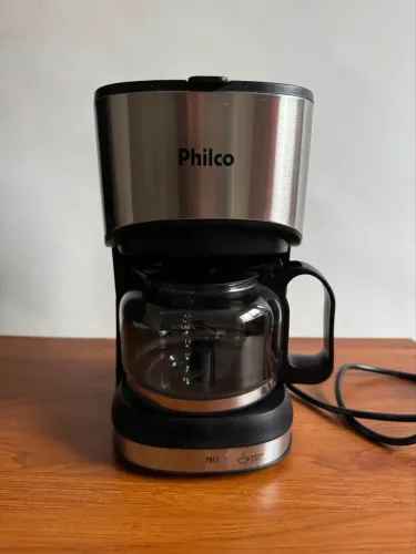 Cafeteira Philco PH17 15 xícaras - Funciona, mas precisa de reparo.
