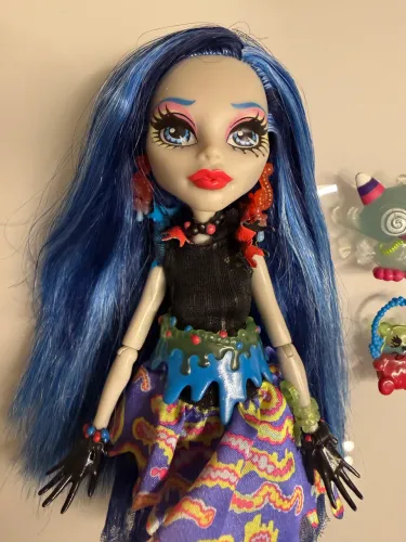 Boneca Monster High Ghoulia Sweet Screams