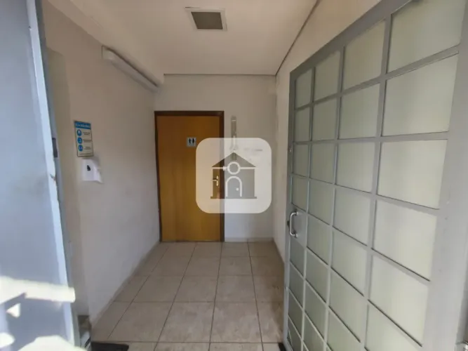 Casa comercial com 144m² para locação no bairro Centro