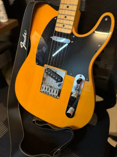 Guitarra FENDER TELECASTER Standard Series Butterscotch Blonde