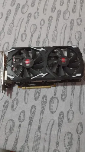 muito usada * RX 580 8GB Usada - Apresenta Mau Contato no PCI Express (Para Reparo)
