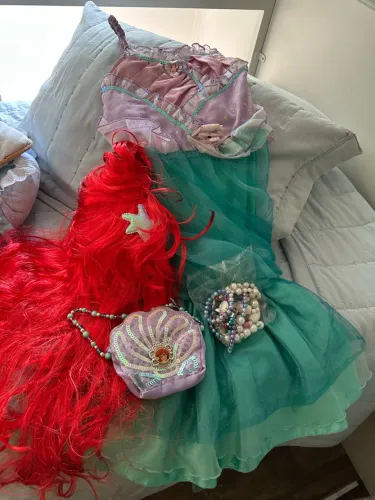 Fantasia Ariel 6,8 anos !