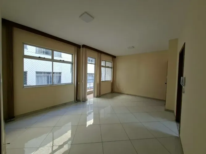 Apartamento com 03 quartos com suíte,varandas e 02 vagas de garagem no bairro Castelo