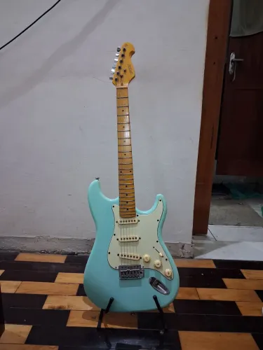 Guitarra Strato PHX