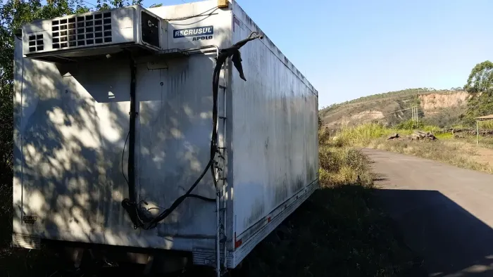 Baú Refrigerado Gancheira