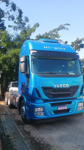 Vendo outro troco Iveco hi wey automático 6x4 560 caminhão nunca bateu ou tombou