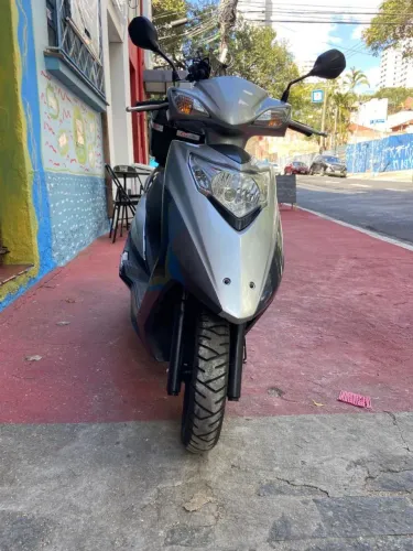  Vendo moto nova