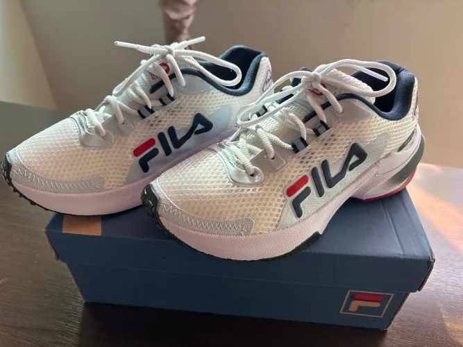 Tênis Fila Branco Preto Vermelho Masculino 38