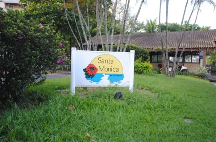 TERRENO À VENDA NO CONDOMÍNIO SANTA MÔNICA - BARRA DA TIJUCA