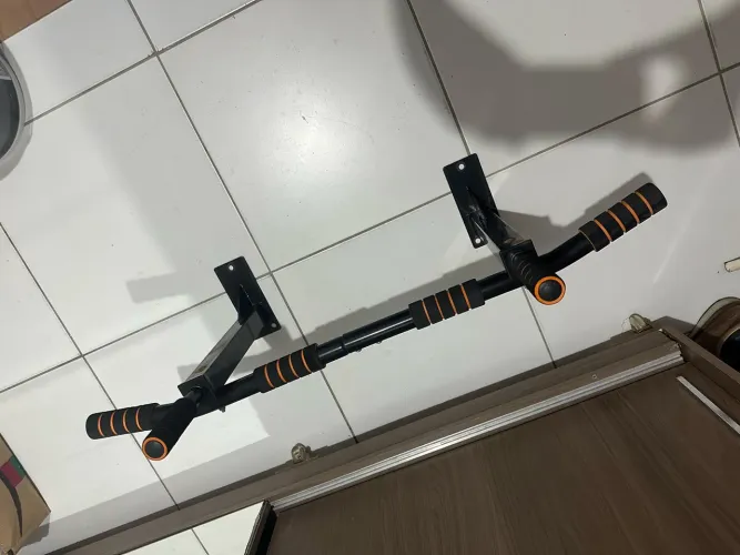 Barra fixa de parede