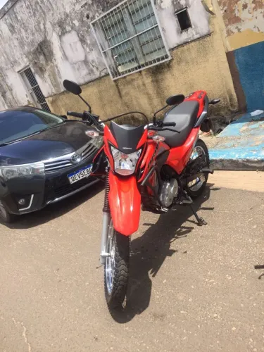 MOTO BEM CONSERVADA. ABAIXO DA TABELA FIPE.