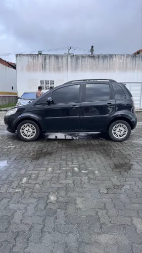 Fiat Idea Attractive 1.4 Fire Flex 8V 5P 2011