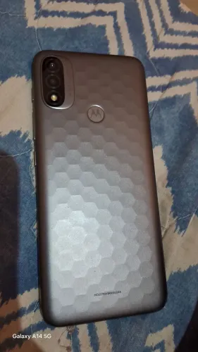 Moto e20