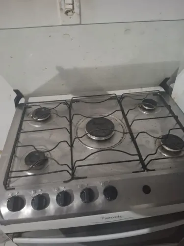 Vende-se geladeira, fogão armário painel com a tv interessados chama no pv * 