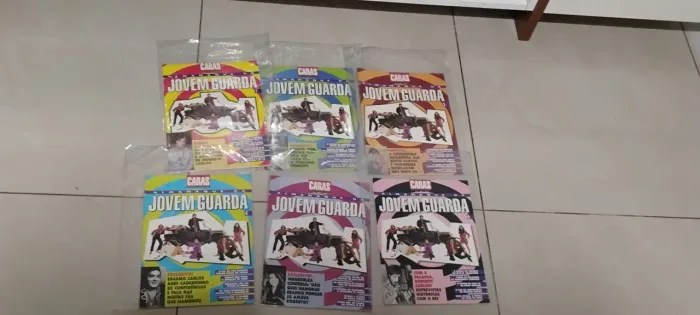 Coleção de jovem guarda de revistas e CDs edição caras
