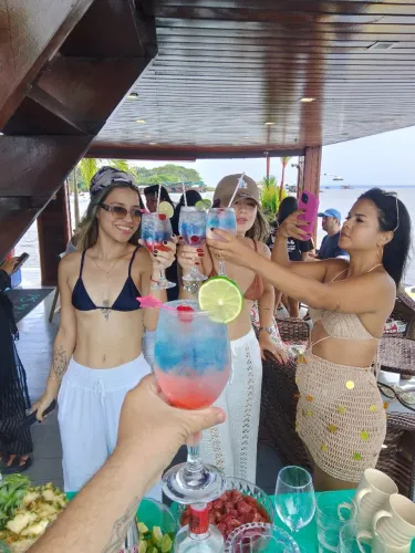 OPEN BAR DRINKS BARMAN BARTENDER