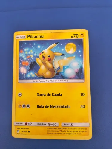 Carta de pokémon Pikachu raro 56/236
